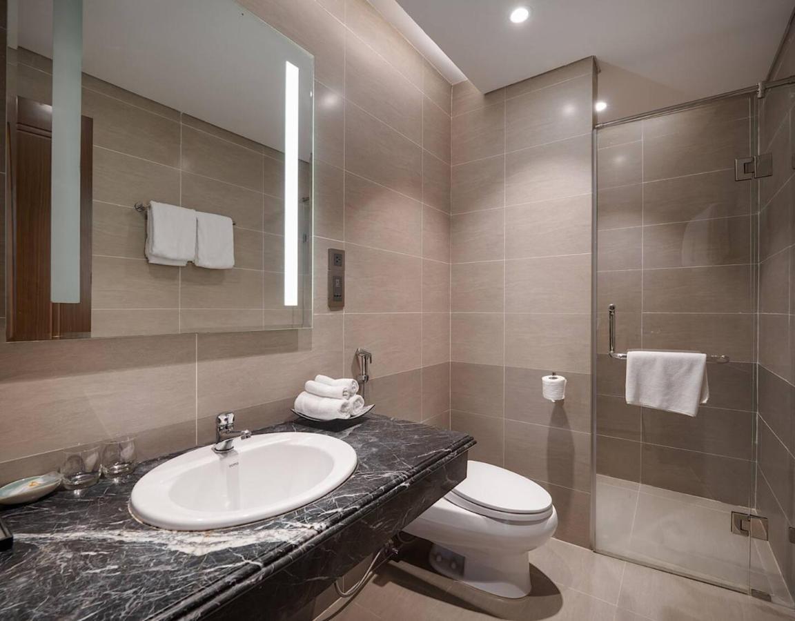 Luxury Apartment - Rooftop Swimming Pool - Beach Front - Hinata Apartment 다낭 외부 사진
