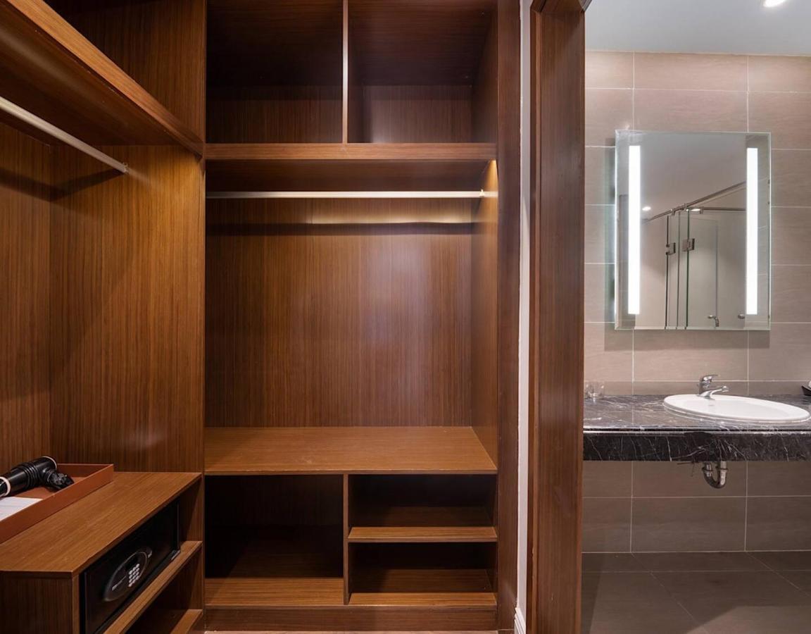 Luxury Apartment - Rooftop Swimming Pool - Beach Front - Hinata Apartment 다낭 외부 사진