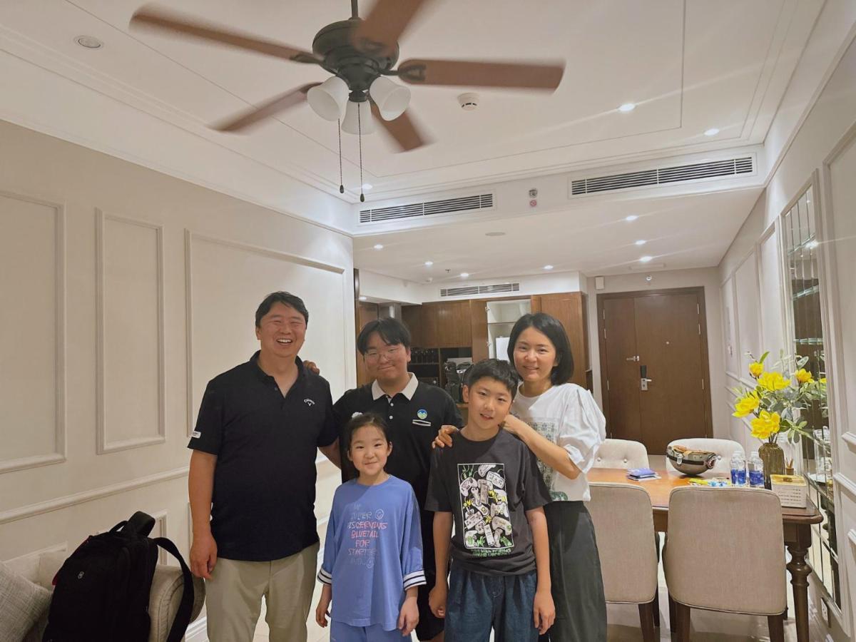 Luxury Apartment - Rooftop Swimming Pool - Beach Front - Hinata Apartment 다낭 외부 사진