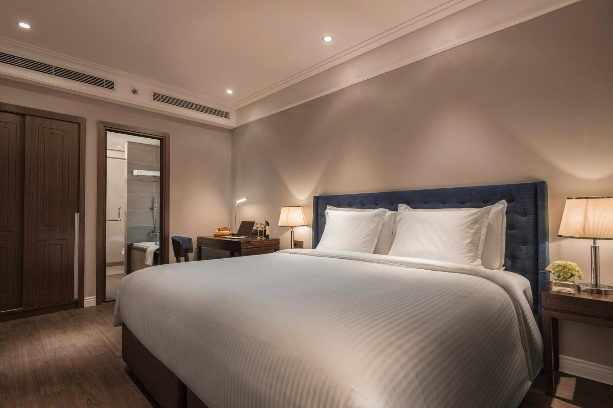Luxury Apartment - Rooftop Swimming Pool - Beach Front - Hinata Apartment 다낭 외부 사진