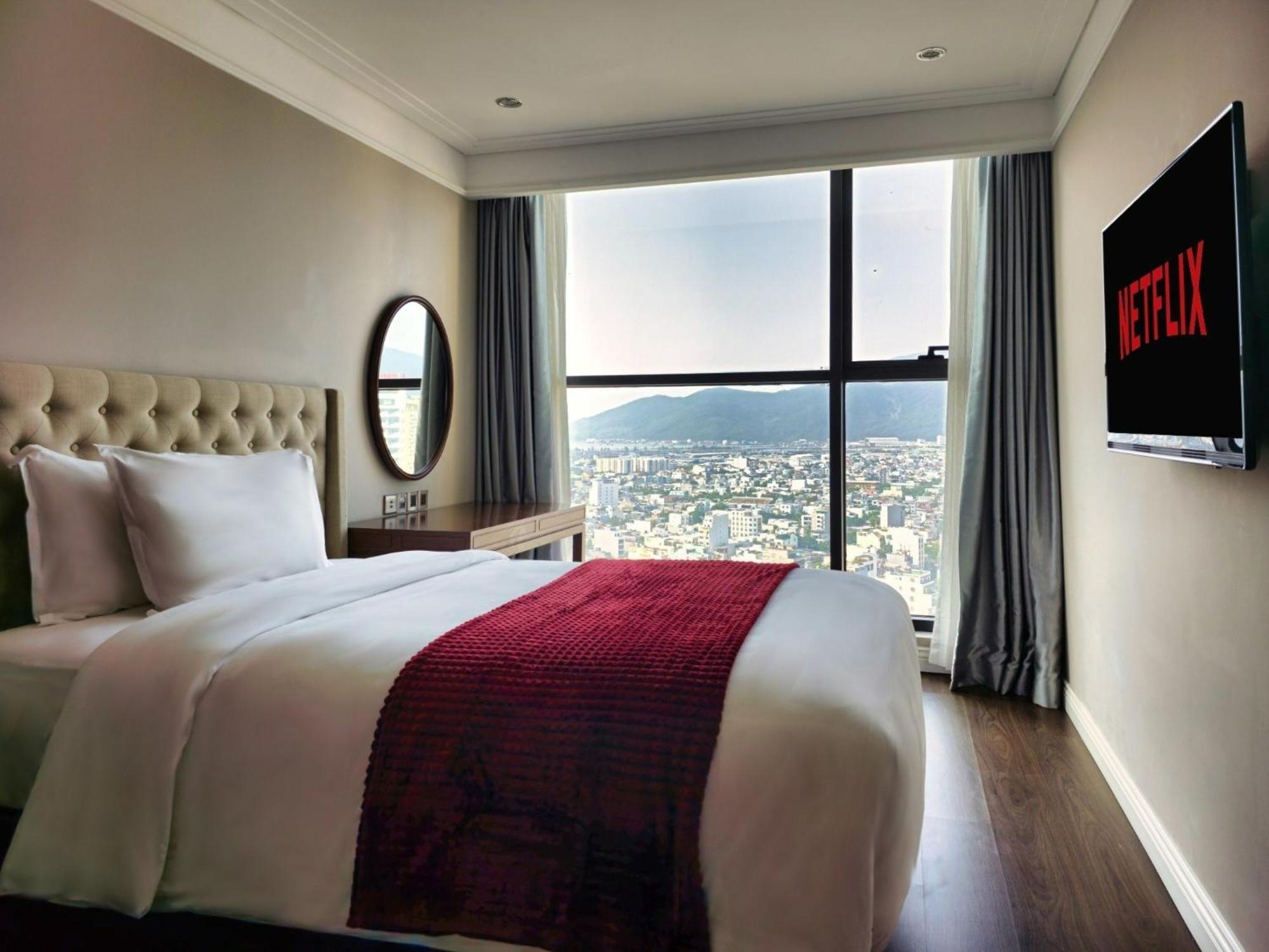 Luxury Apartment - Rooftop Swimming Pool - Beach Front - Hinata Apartment 다낭 외부 사진