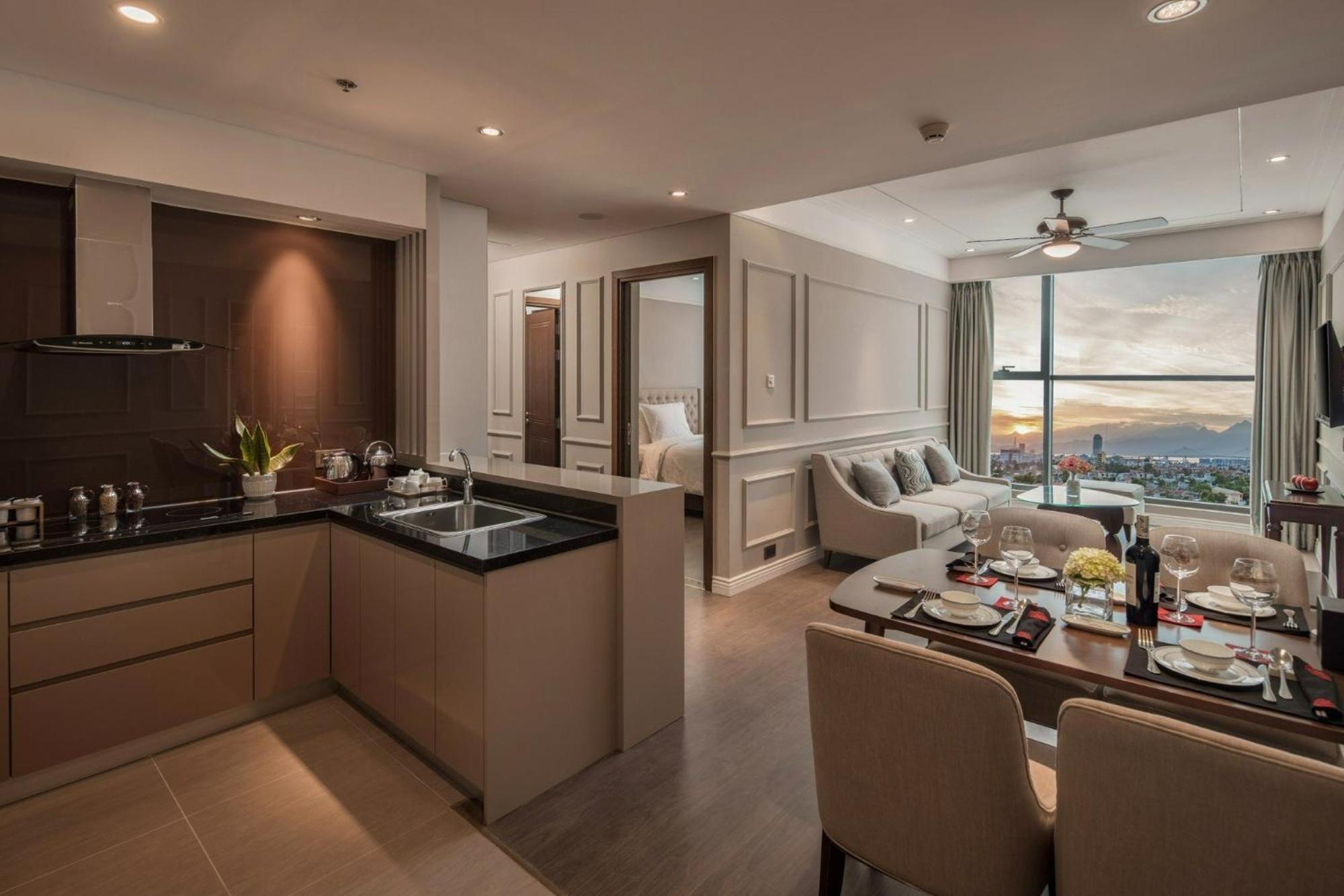 Luxury Apartment - Rooftop Swimming Pool - Beach Front - Hinata Apartment 다낭 외부 사진