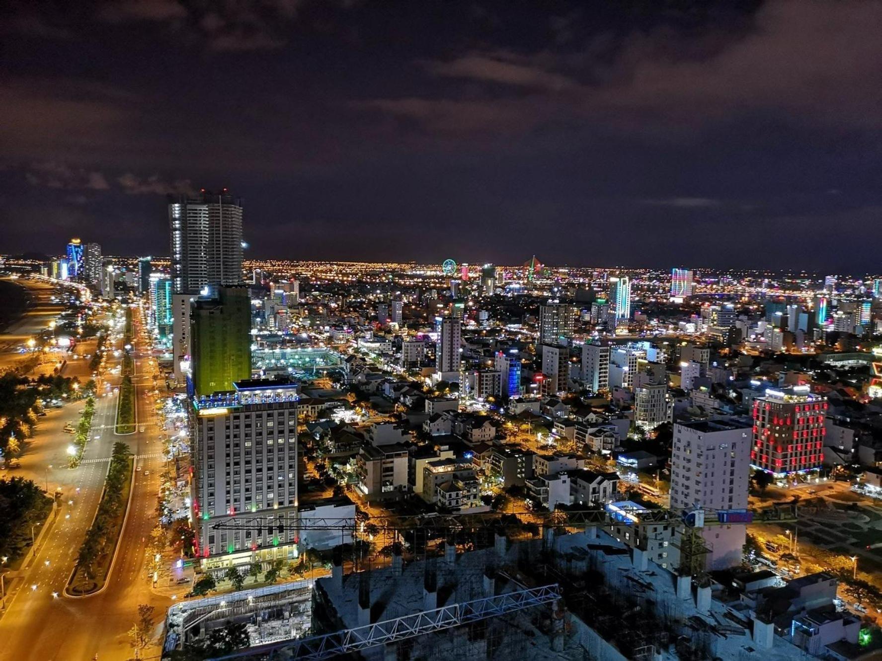 Luxury Apartment - Rooftop Swimming Pool - Beach Front - Hinata Apartment 다낭 외부 사진