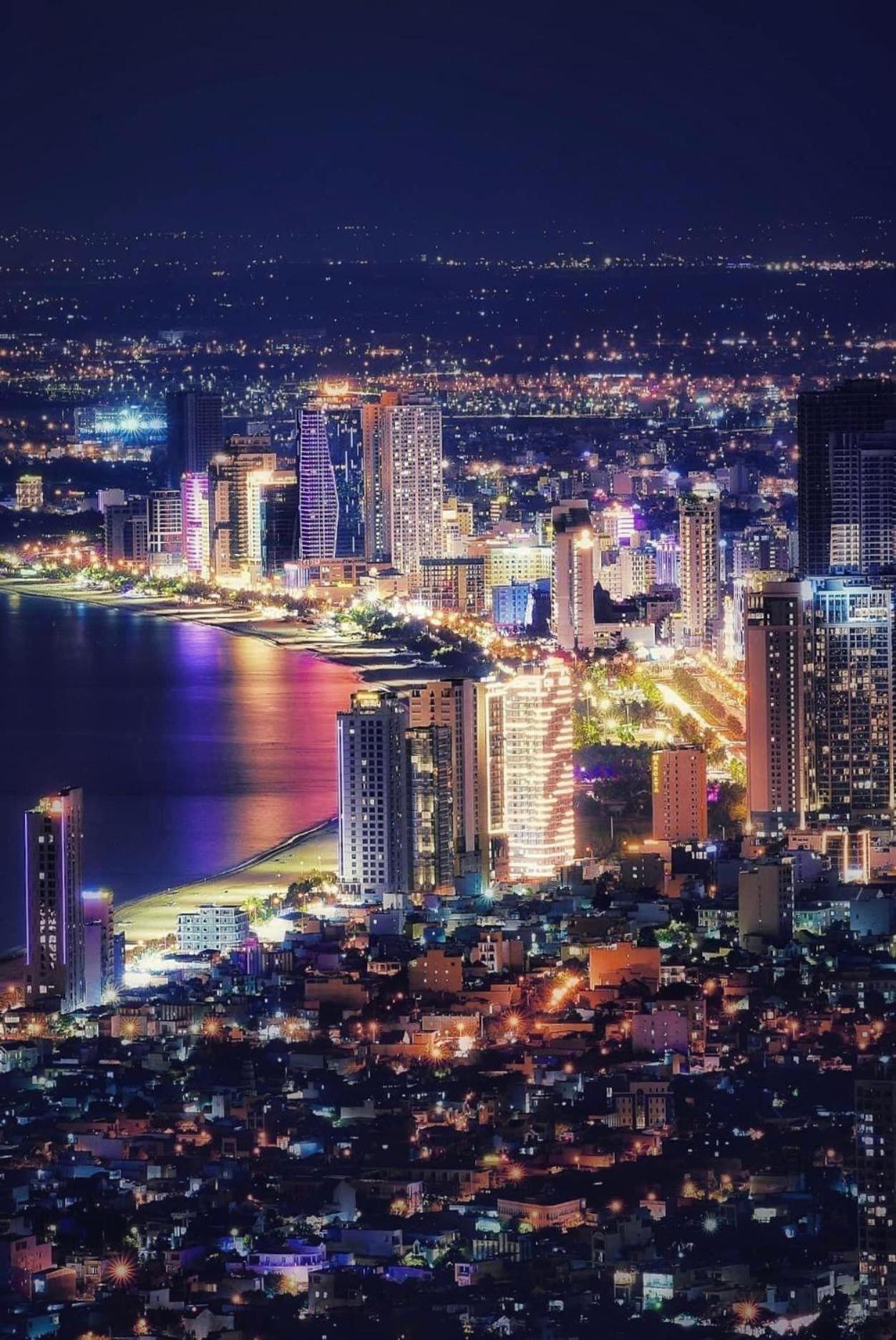 Luxury Apartment - Rooftop Swimming Pool - Beach Front - Hinata Apartment 다낭 외부 사진