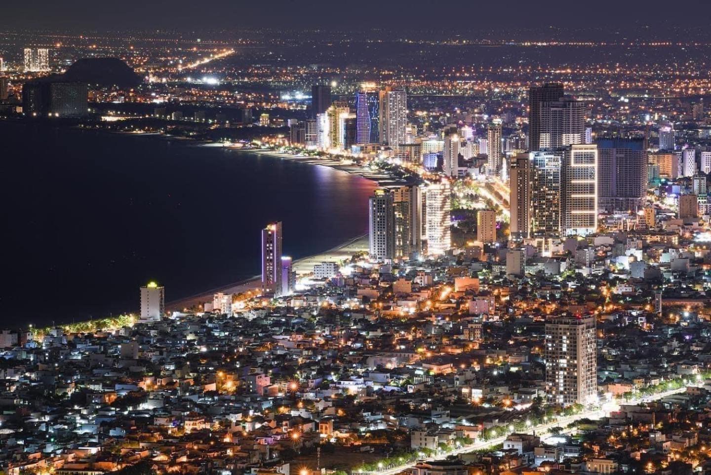 Luxury Apartment - Rooftop Swimming Pool - Beach Front - Hinata Apartment 다낭 외부 사진