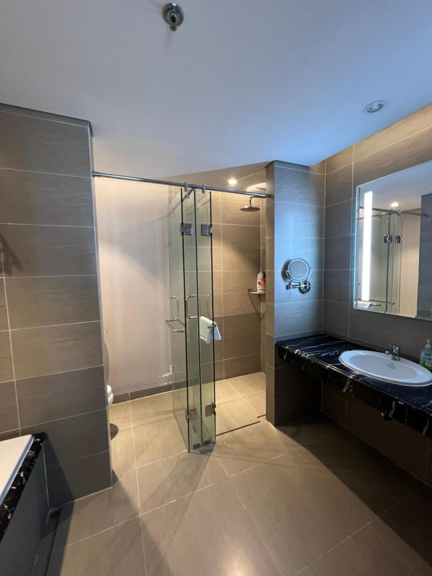 Luxury Apartment - Rooftop Swimming Pool - Beach Front - Hinata Apartment 다낭 외부 사진
